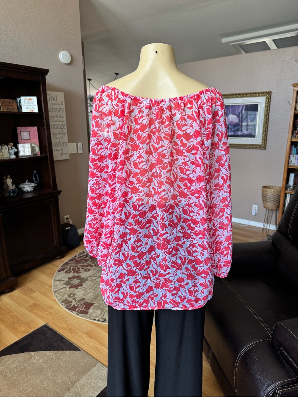 Liz Claiborne sheer red & white floral scoop neck blouse-size XL - Picture 9 of 10